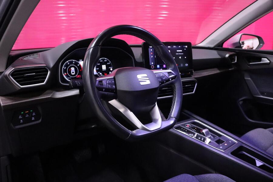 SEAT Leon Sportstourer vaihtoauto