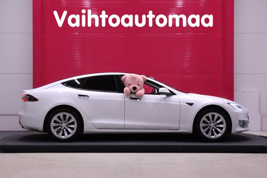 Tesla Model S vaihtoauto