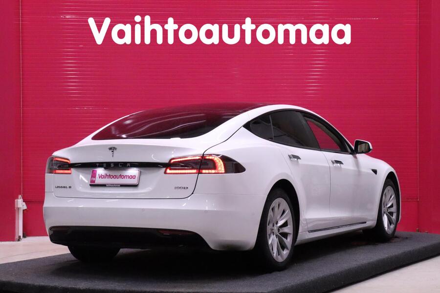 Tesla Model S vaihtoauto