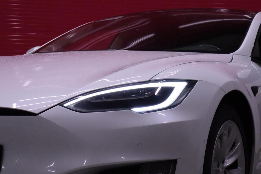Tesla Model S vaihtoauto