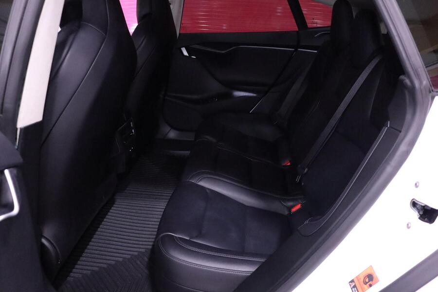 Tesla Model S vaihtoauto