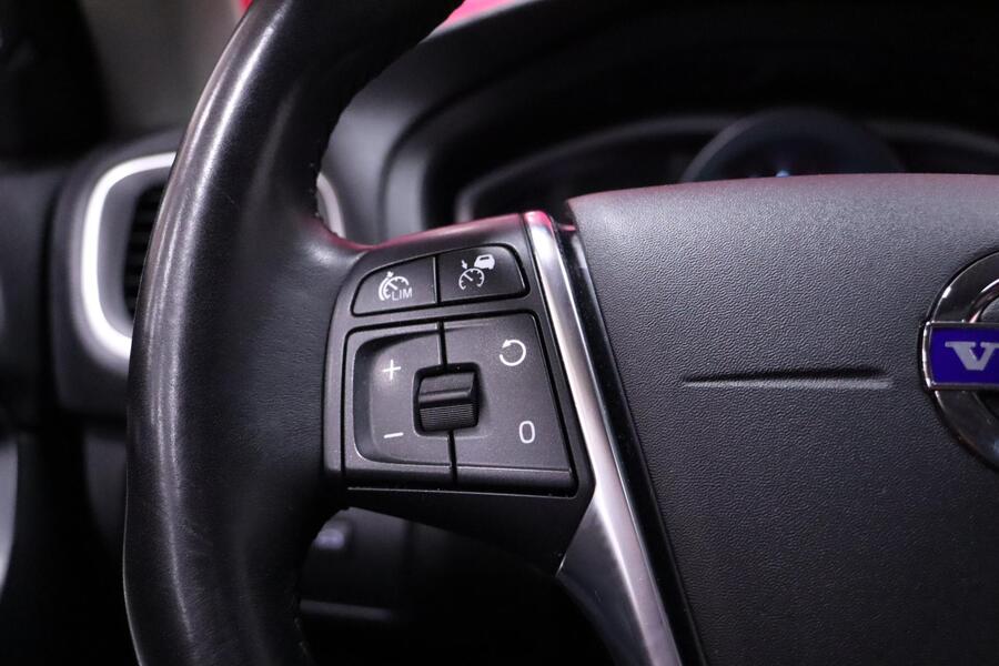 Volvo V40 Cross Country vaihtoauto