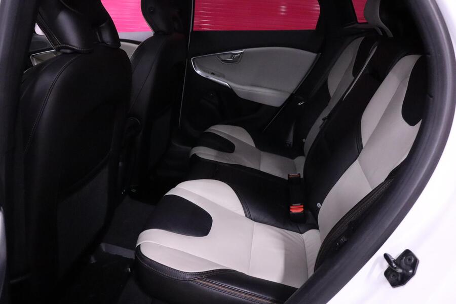 Volvo V40 Cross Country vaihtoauto