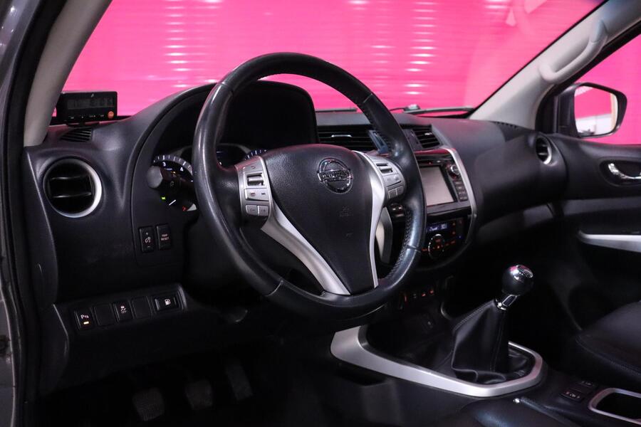 Nissan Navara vaihtoauto