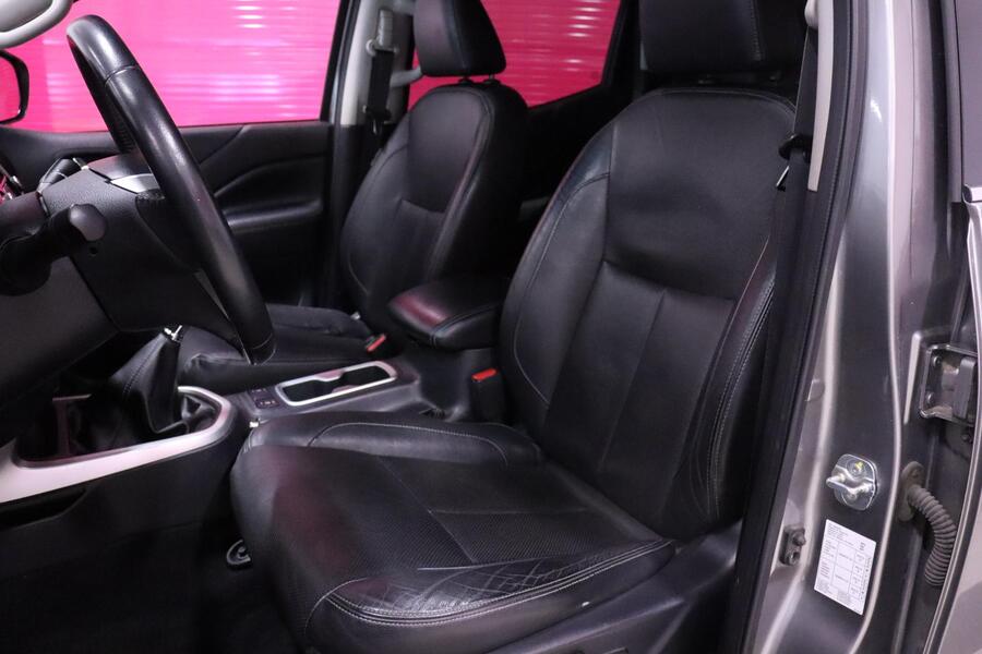 Nissan Navara vaihtoauto