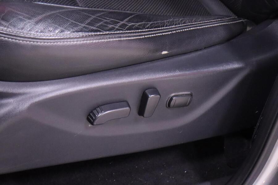 Nissan Navara vaihtoauto