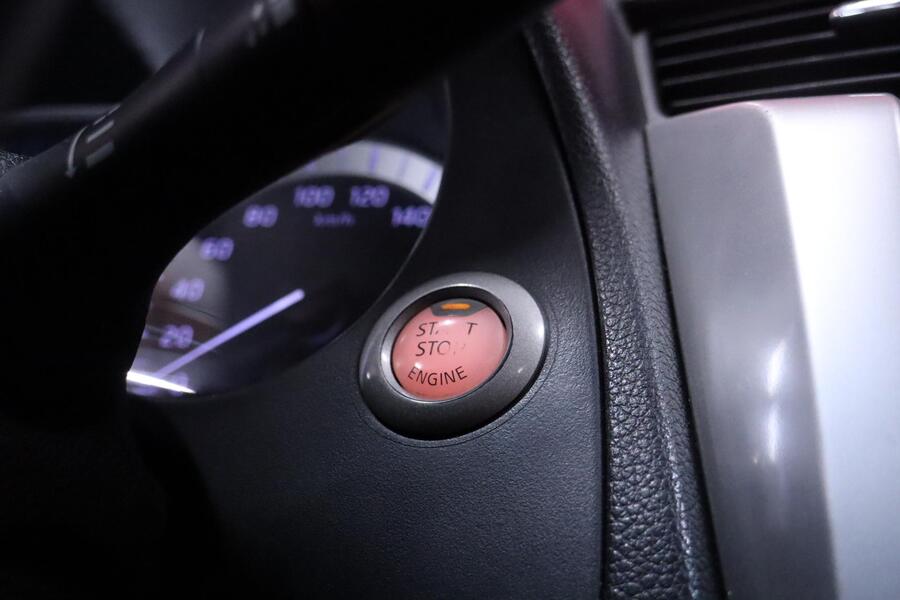 Nissan Navara vaihtoauto