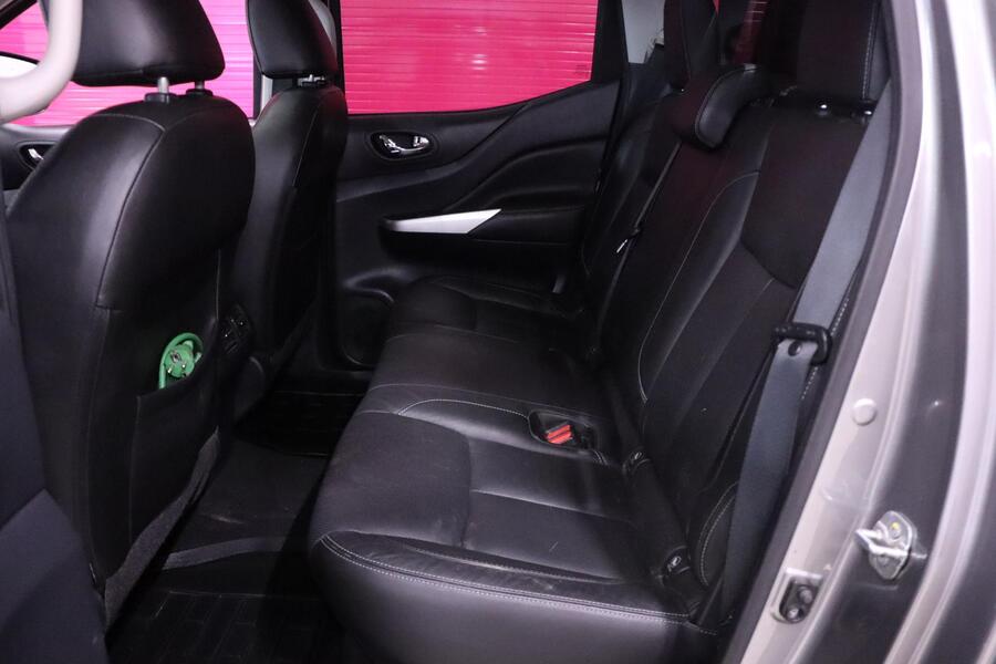 Nissan Navara vaihtoauto