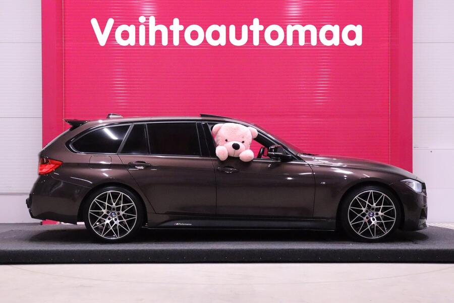 BMW 330 vaihtoauto