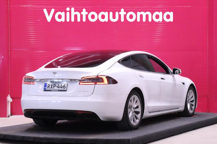 Tesla Model S vaihtoauto