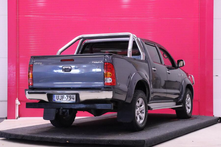 Toyota Hilux vaihtoauto