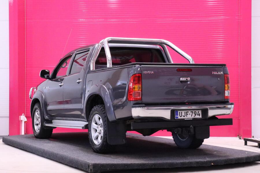Toyota Hilux vaihtoauto