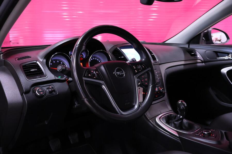 Opel Insignia vaihtoauto