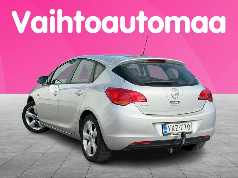 Opel Astra vaihtoauto