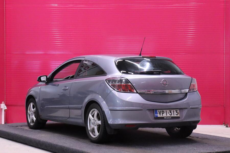 Opel Astra vaihtoauto
