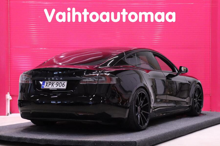 Tesla Model S vaihtoauto