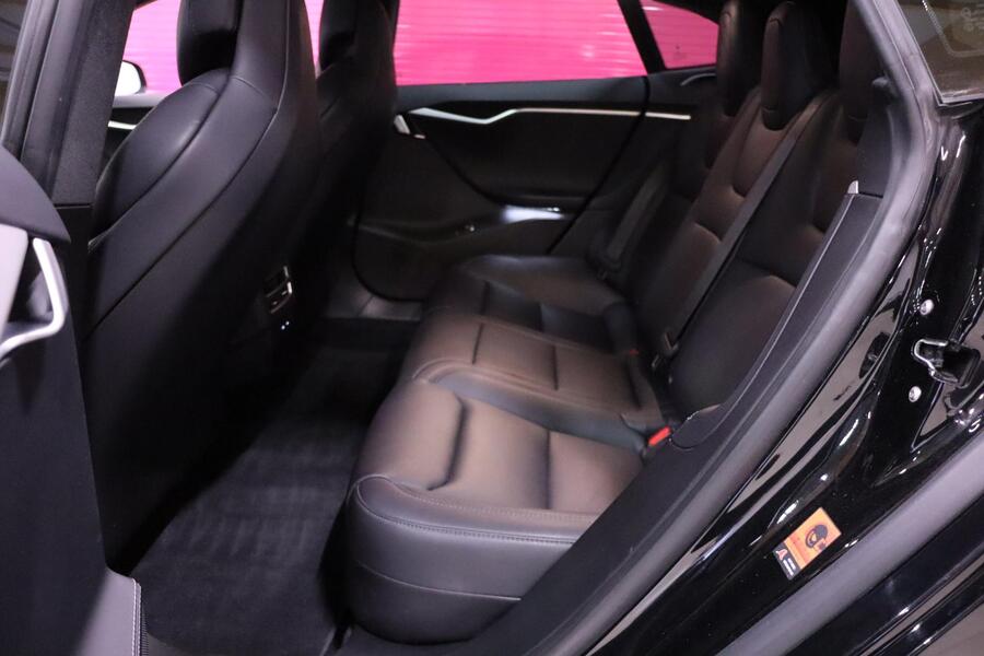 Tesla Model S vaihtoauto