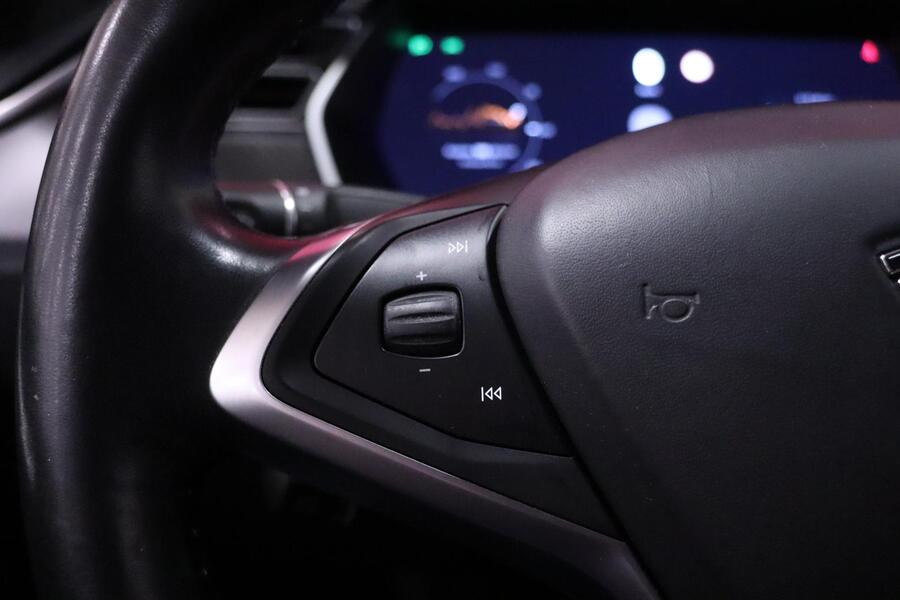 Tesla Model S vaihtoauto