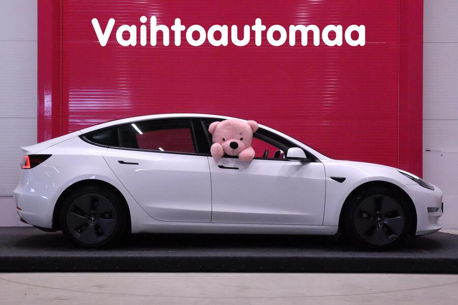Tesla Model 3 vaihtoauto