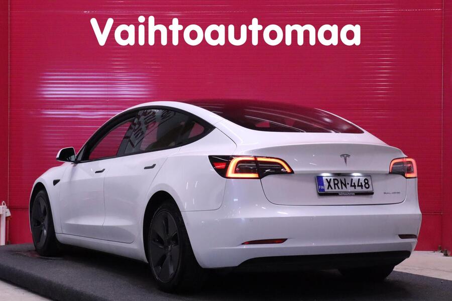Tesla Model 3 vaihtoauto