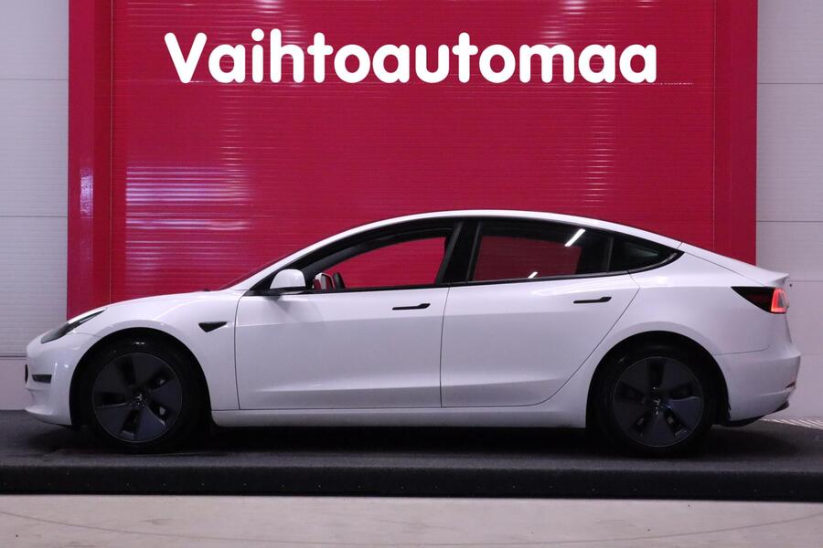 Tesla Model 3 vaihtoauto