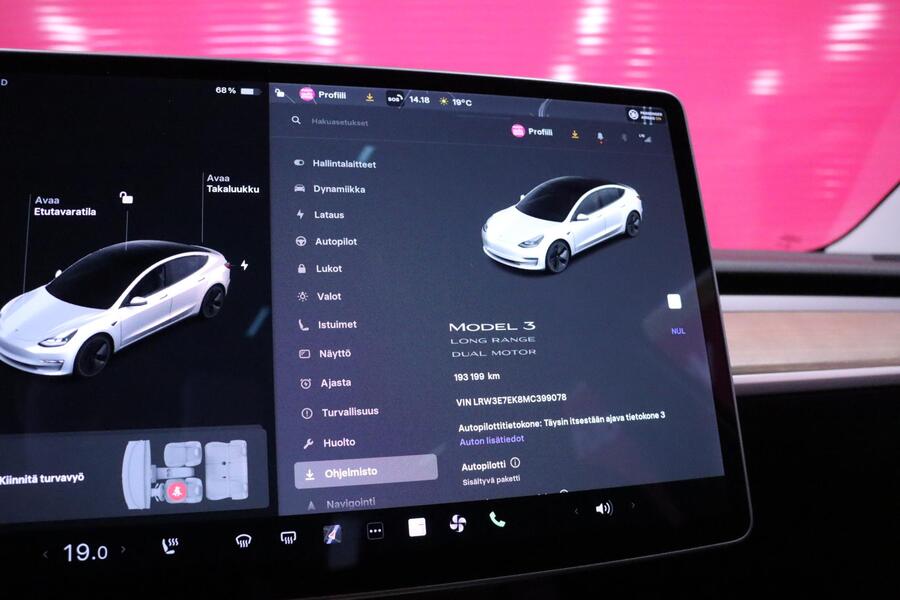 Tesla Model 3 vaihtoauto