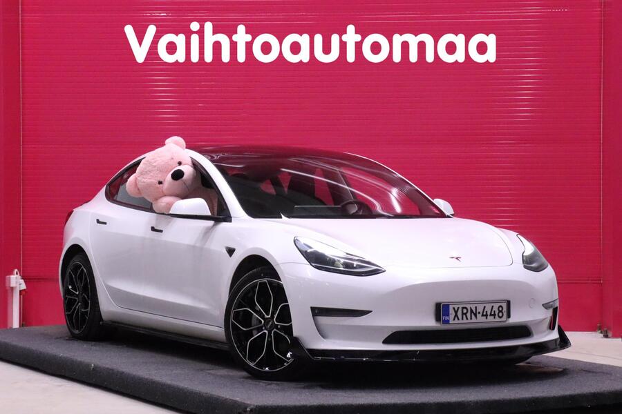 Tesla Model 3 vaihtoauto