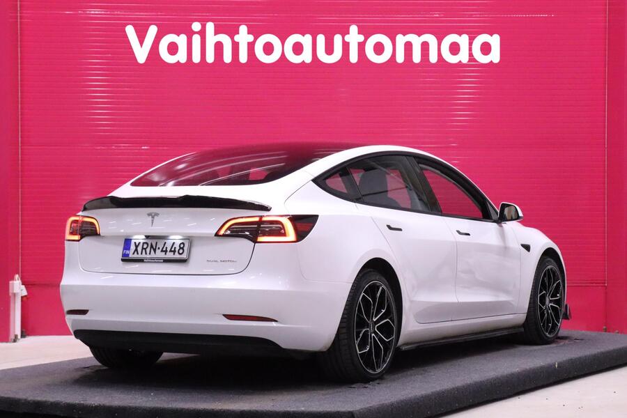 Tesla Model 3 vaihtoauto