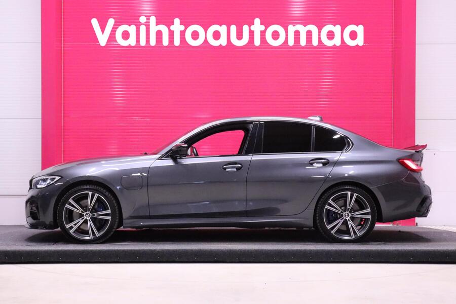 BMW 330 vaihtoauto