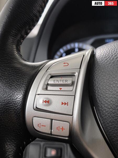 Nissan Navara vaihtoauto