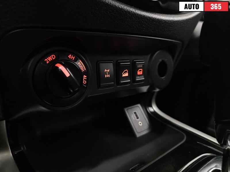 Nissan Navara vaihtoauto