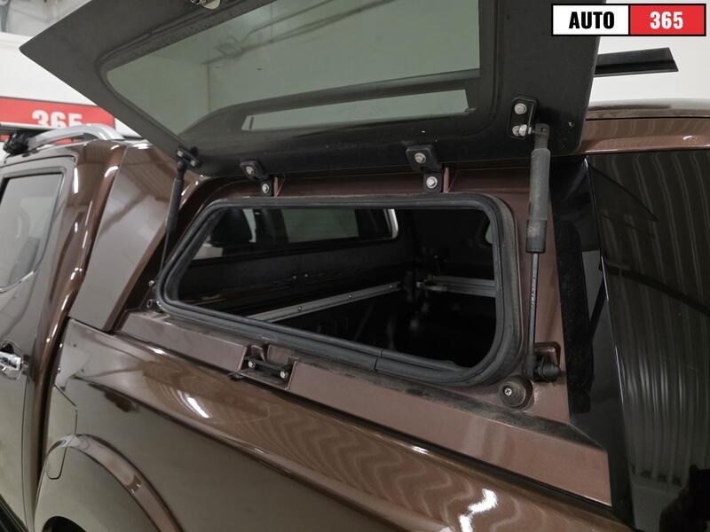 Nissan Navara vaihtoauto