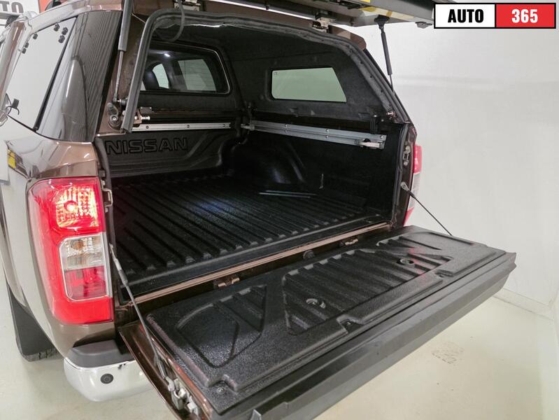 Nissan Navara vaihtoauto