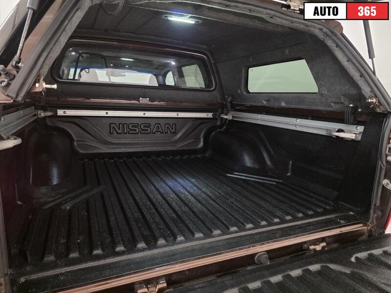 Nissan Navara vaihtoauto