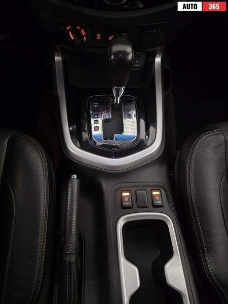 Nissan Navara vaihtoauto