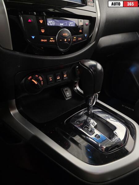 Nissan Navara vaihtoauto