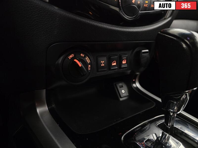 Nissan Navara vaihtoauto