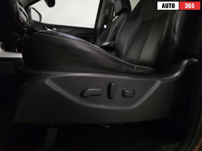 Nissan Navara vaihtoauto