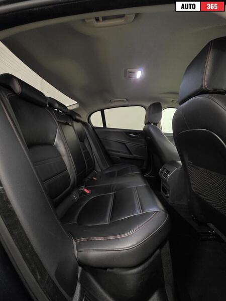 Jaguar XE vaihtoauto