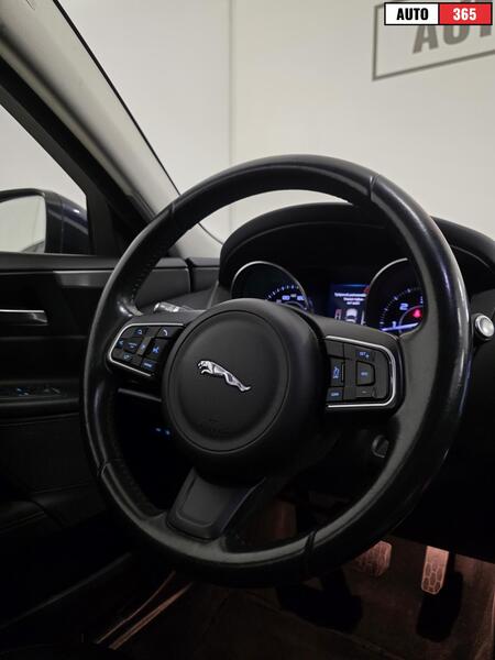 Jaguar XE vaihtoauto