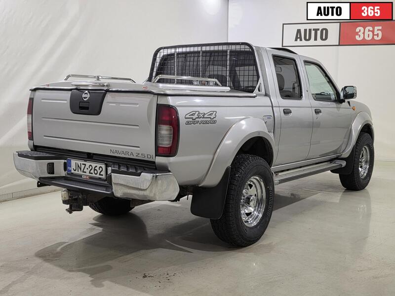 Nissan Navara vaihtoauto