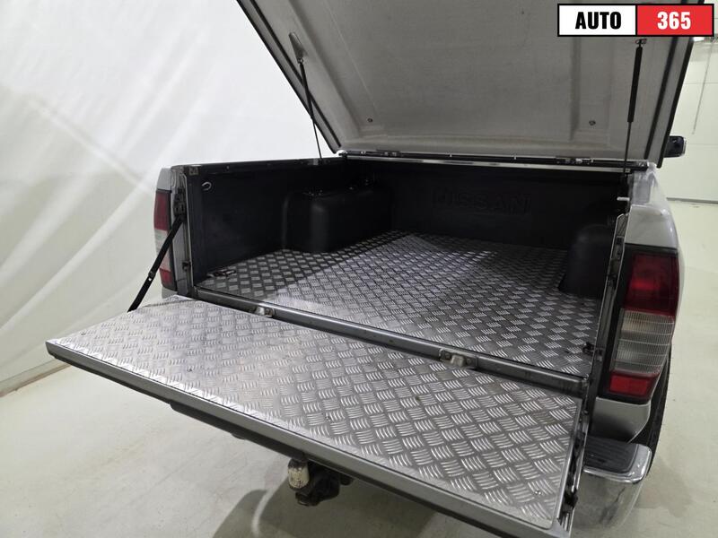 Nissan Navara vaihtoauto