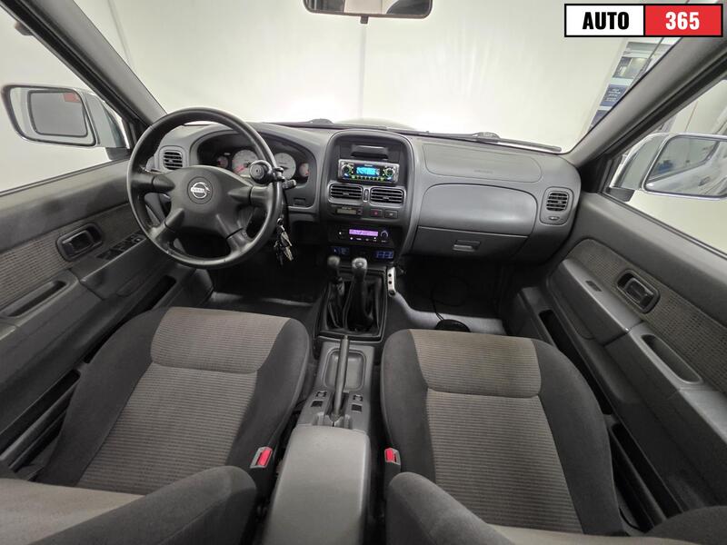 Nissan Navara vaihtoauto