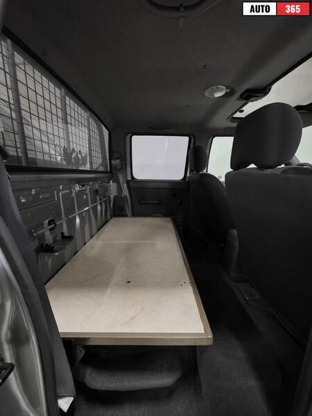 Nissan Navara vaihtoauto