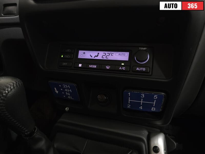 Nissan Navara vaihtoauto