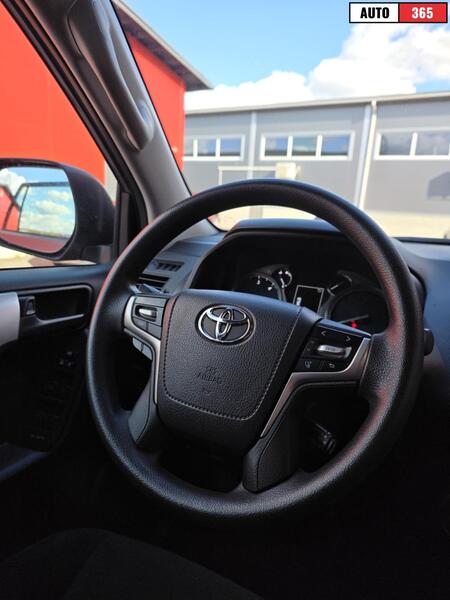 Toyota Land Cruiser vaihtoauto