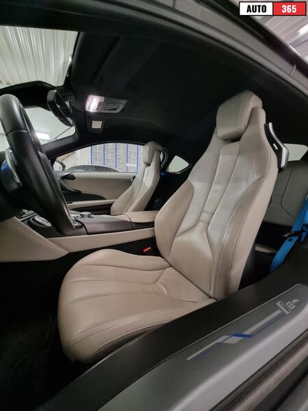 BMW i8 vaihtoauto