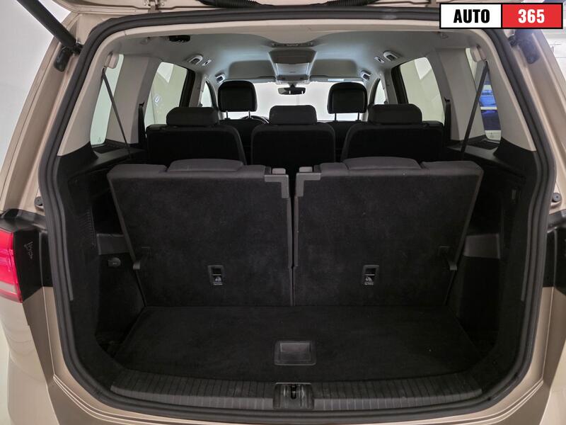 Volkswagen Touran vaihtoauto