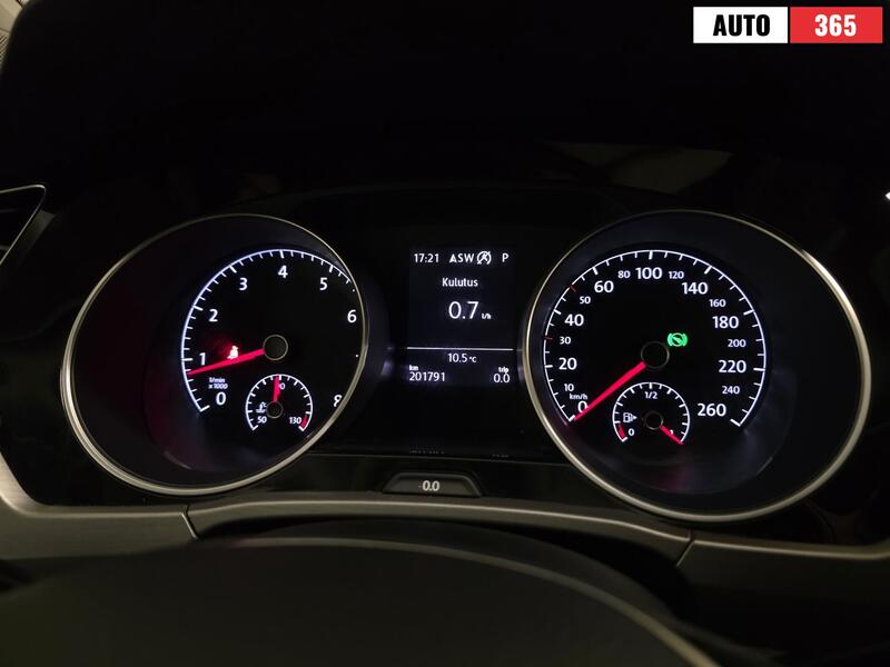 Volkswagen Touran vaihtoauto