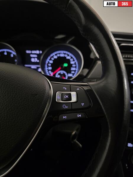 Volkswagen Touran vaihtoauto